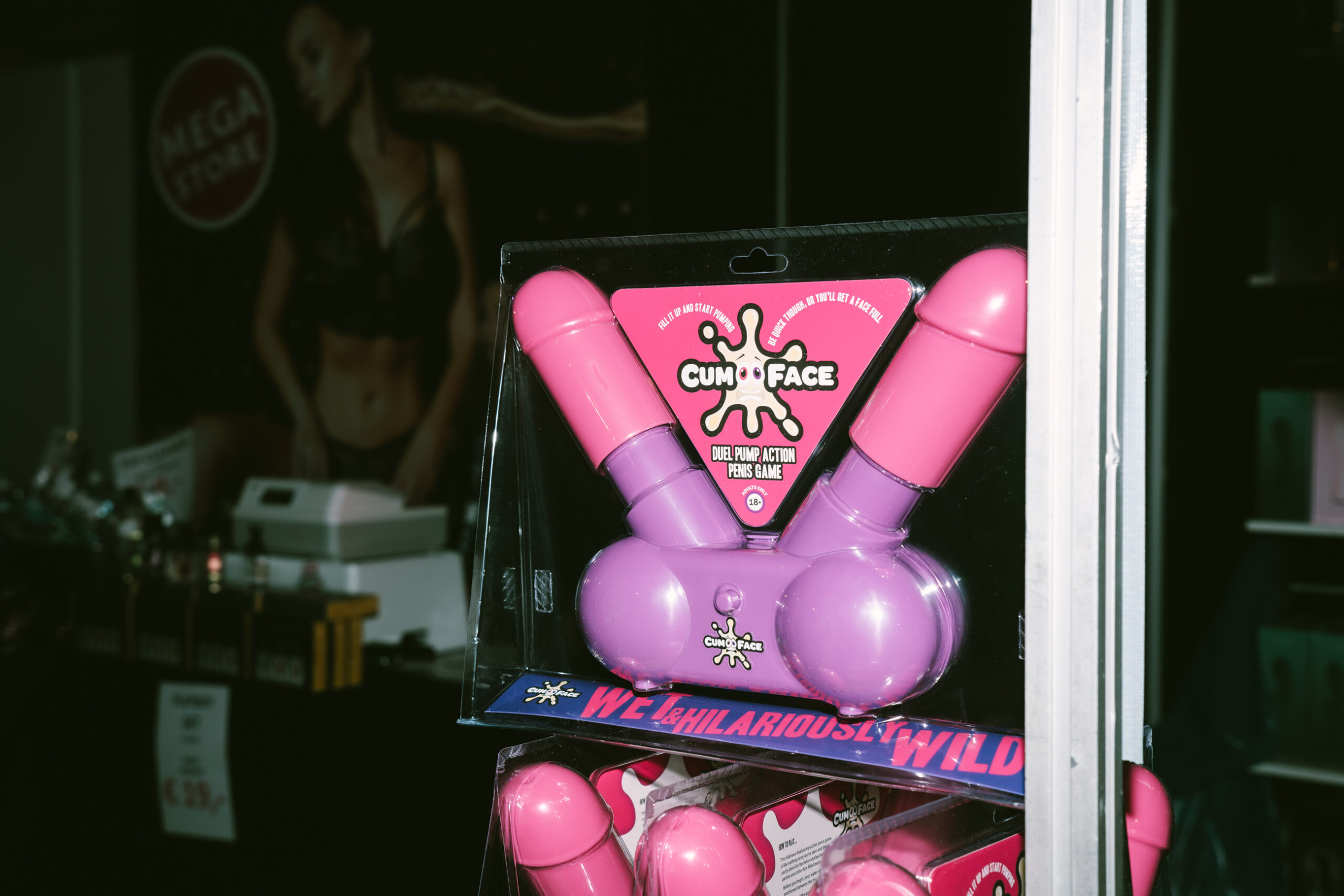 jucarii sexuale dubioase de la targ erotic