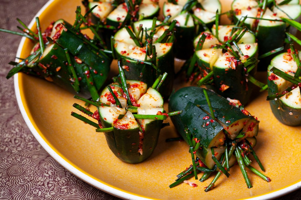 Oi Sobaggi 오이소박이
(Cucumber Kimchi) Recipe