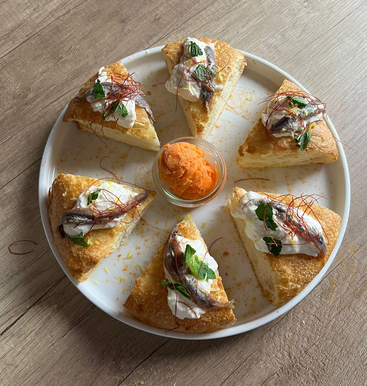 Pizza con gelato peperoni.jpg