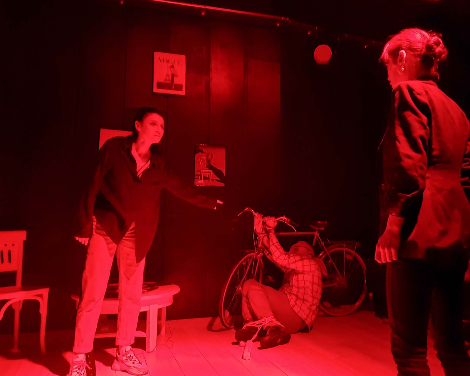 teatru extrem spectacol piesa crima interactiv abuz