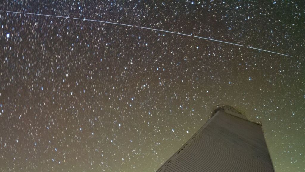 Ogroman satelit nam smeta da dalje istražujemo svemir, upozoravaju astronomi