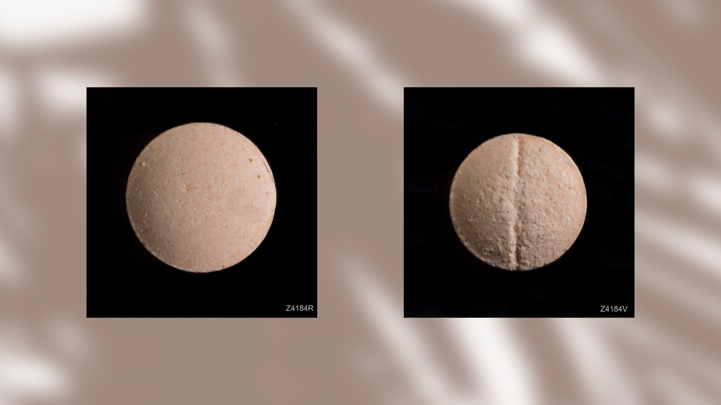 Eine runde beige Pille mit Bruchrille