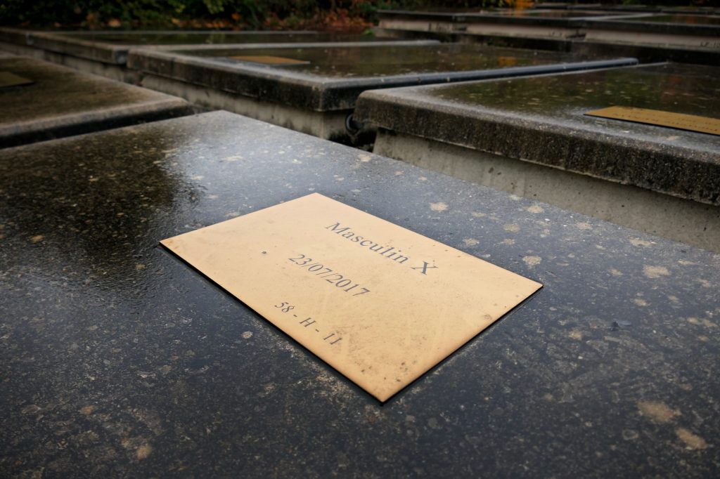 sur la trace des morts anonymes