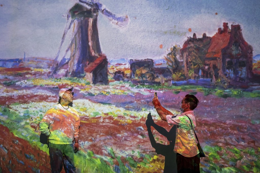 Immersive Art Exhibitions Are Everywhere and They’re Awful