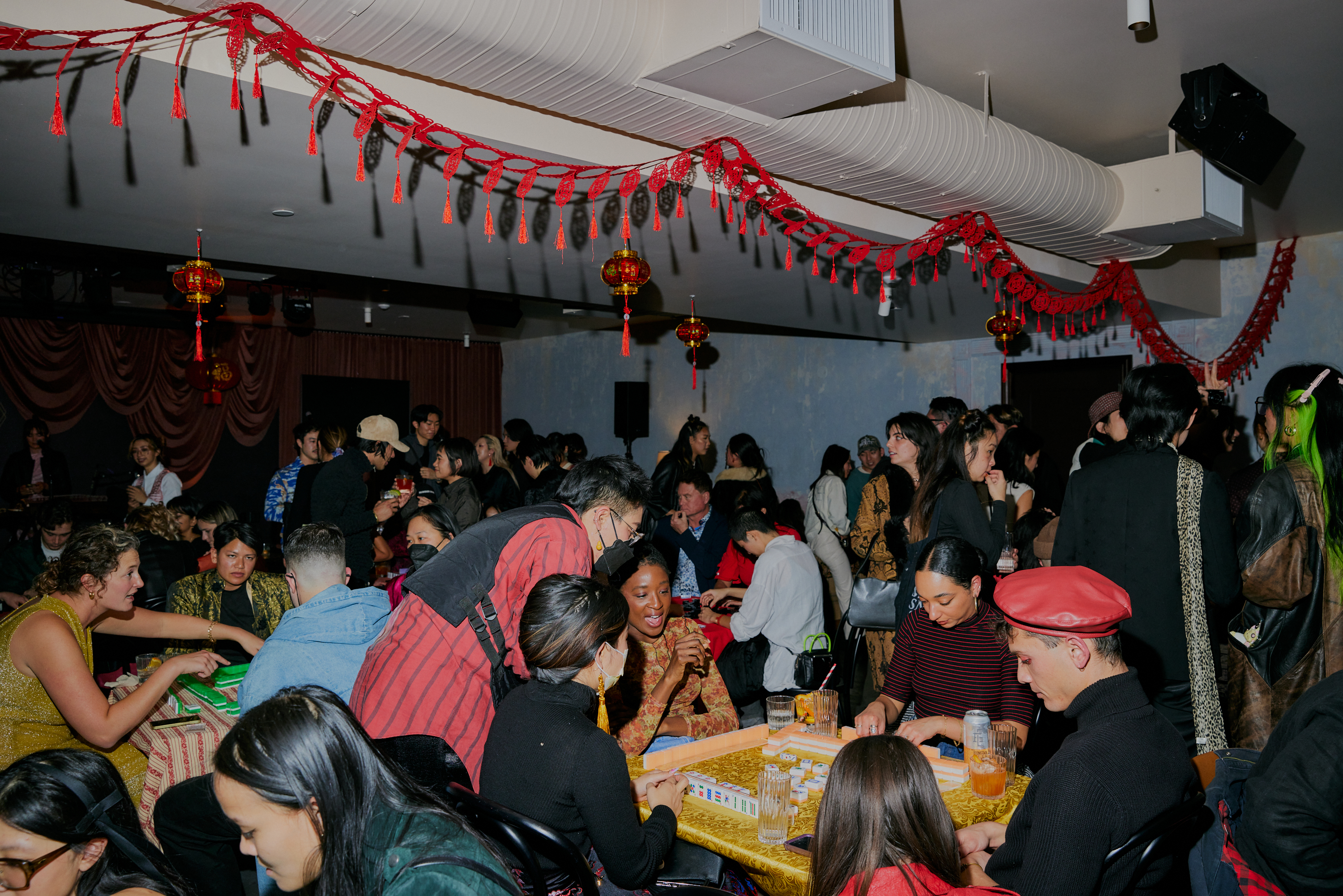 Kabaret bernuansa oriental yang ramai pengunjung
