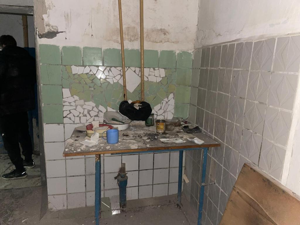 Εικόνες από Έναν Εγκαταλειμμένο Ρωσικό «Θάλαμο Βασανιστηρίων» στην Ουκρανία