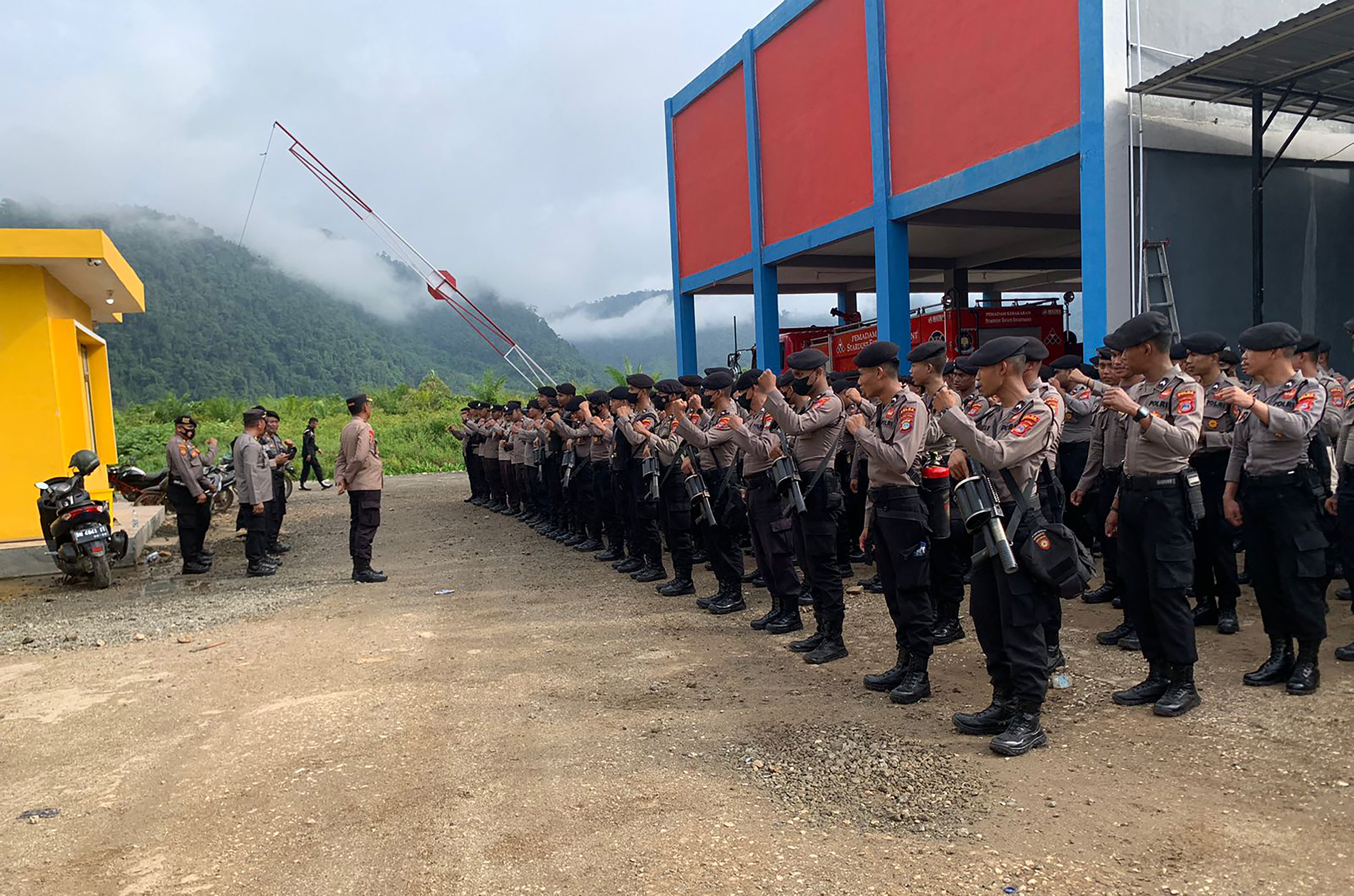 500 personel polisi dikerahkan untuk meredam kerusuhan di PT GNI Morowali Utara. Foto: Kepolisian Morowali via AFP