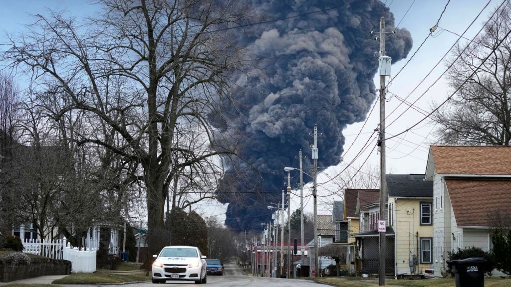 EPA Says Ohio Toxic Train Derailment Air Quality Is Safe, Expert Urges ‘Caution’