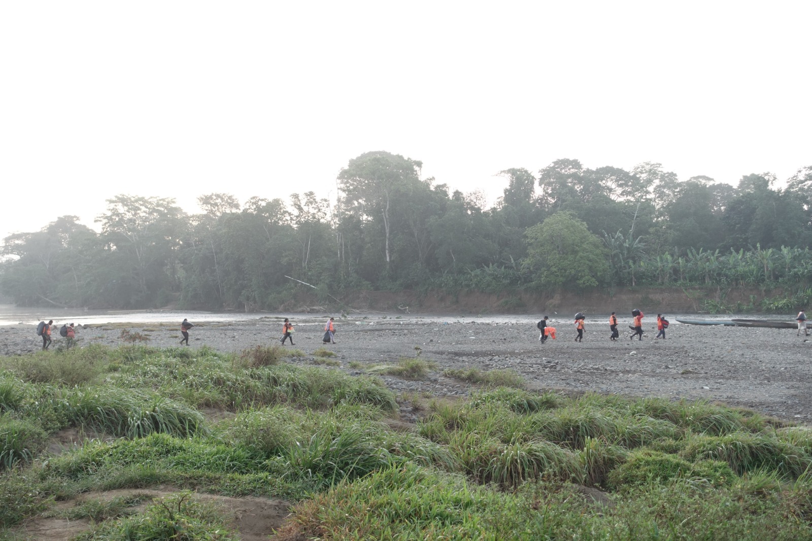 darien-gap-migrants-walk.jpg
