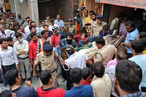india, temple, disaster, death