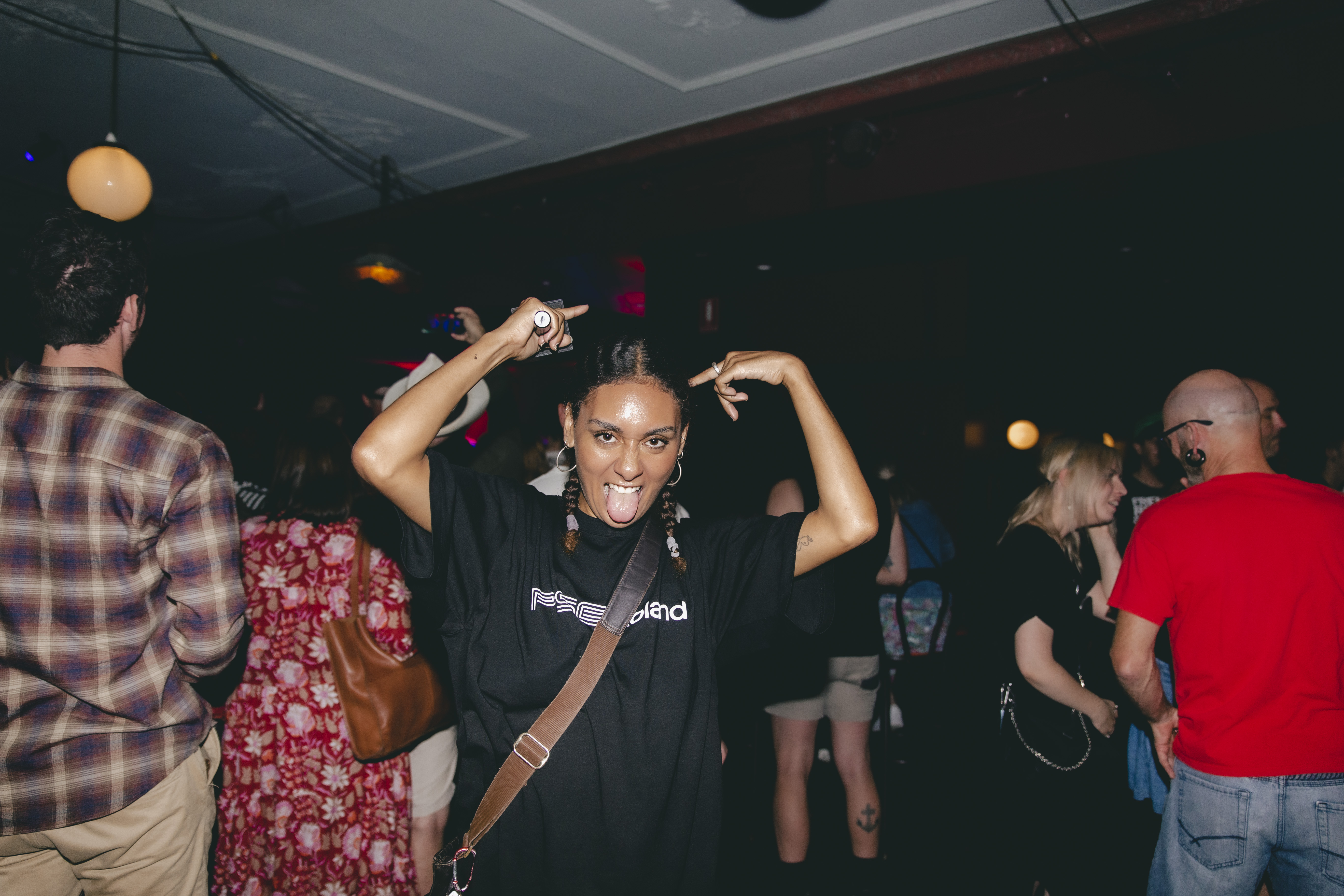Rocking on (man) at the Duke of Enmore (photo by Minori Ueda​ – @minoriuedaphoto)