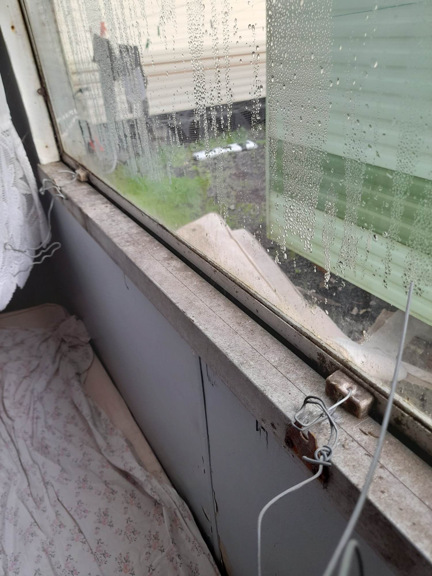 Sardov's caravan was koud en vochtig. FOTO: SUPPLIED.