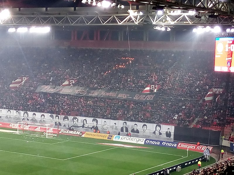 Gate_7_tribute,_Olympiacos_-_Xanthi_3-1_(2019-20).jpg