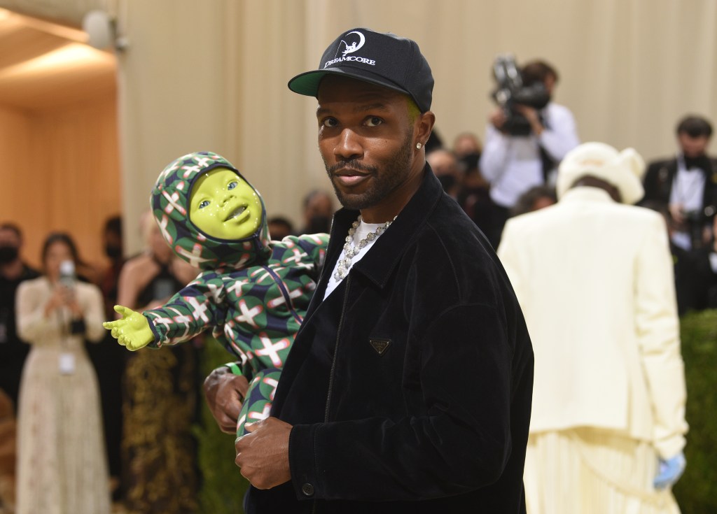 Scammer Made Thousands Selling ‘Leaked’ Frank Ocean Tracks That Were Fake, AI-Generated
