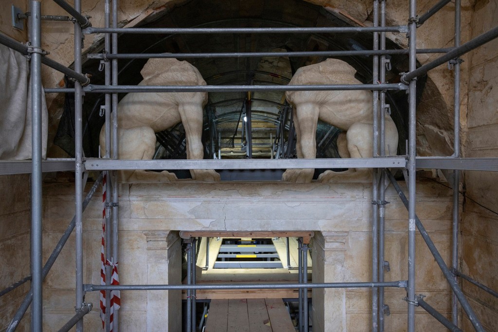 Περάσαμε Μισή Ώρα Μέσα στον Εντυπωσιακό Τάφο της Αμφίπολης