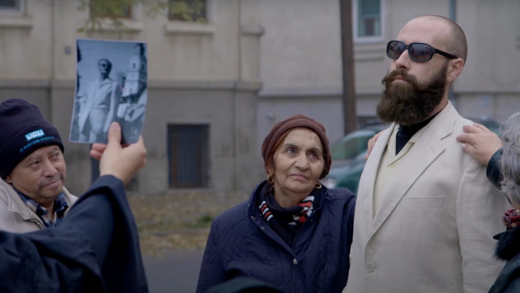 Filmul ăsta îți arată de ce fascinația românilor pentru Arsenie Boca n-o să moară niciodată