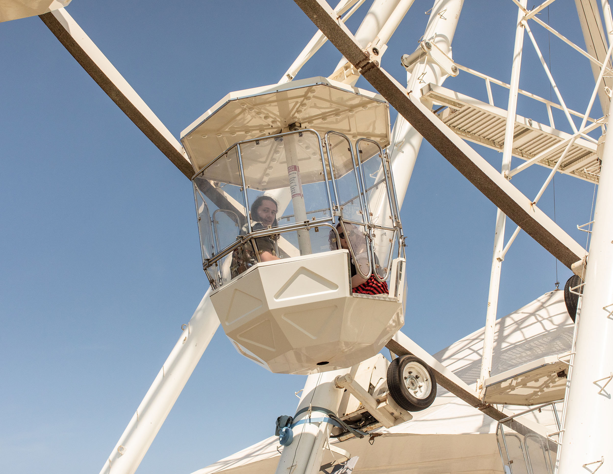 Download Festival 2023: a couple on a blind date on a ferris wheel