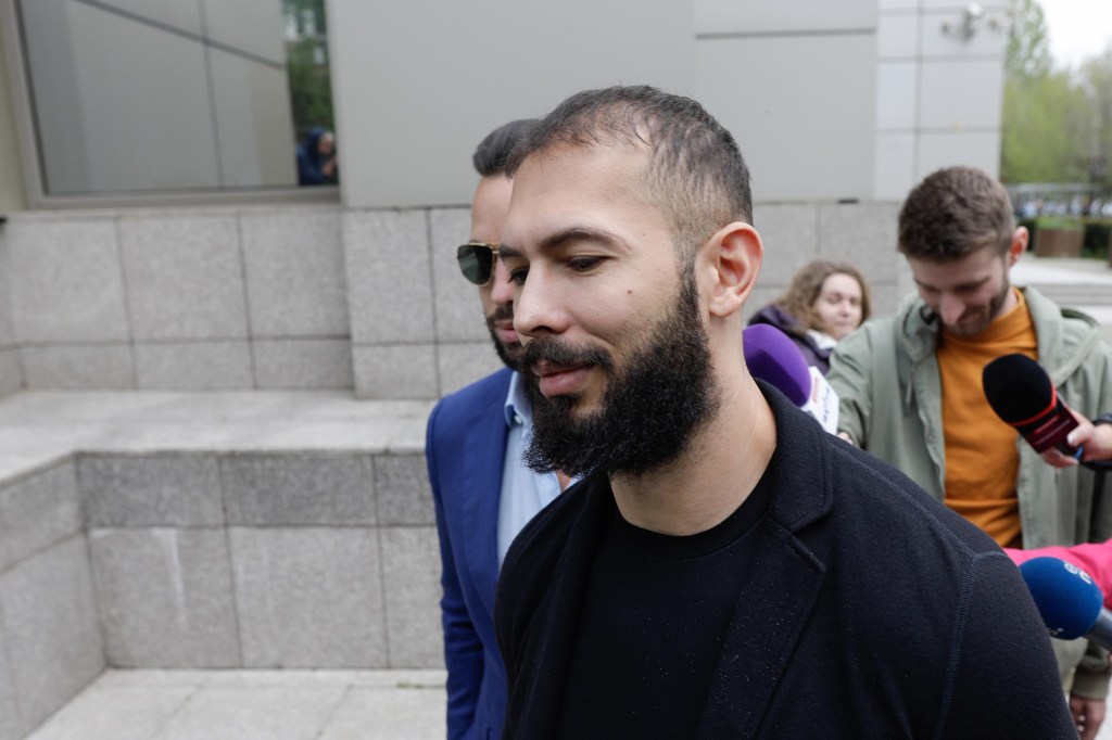 Andrew Tate Tristan tate tribunal acuzati judecata tribunalul bucuresti arest domiciliu