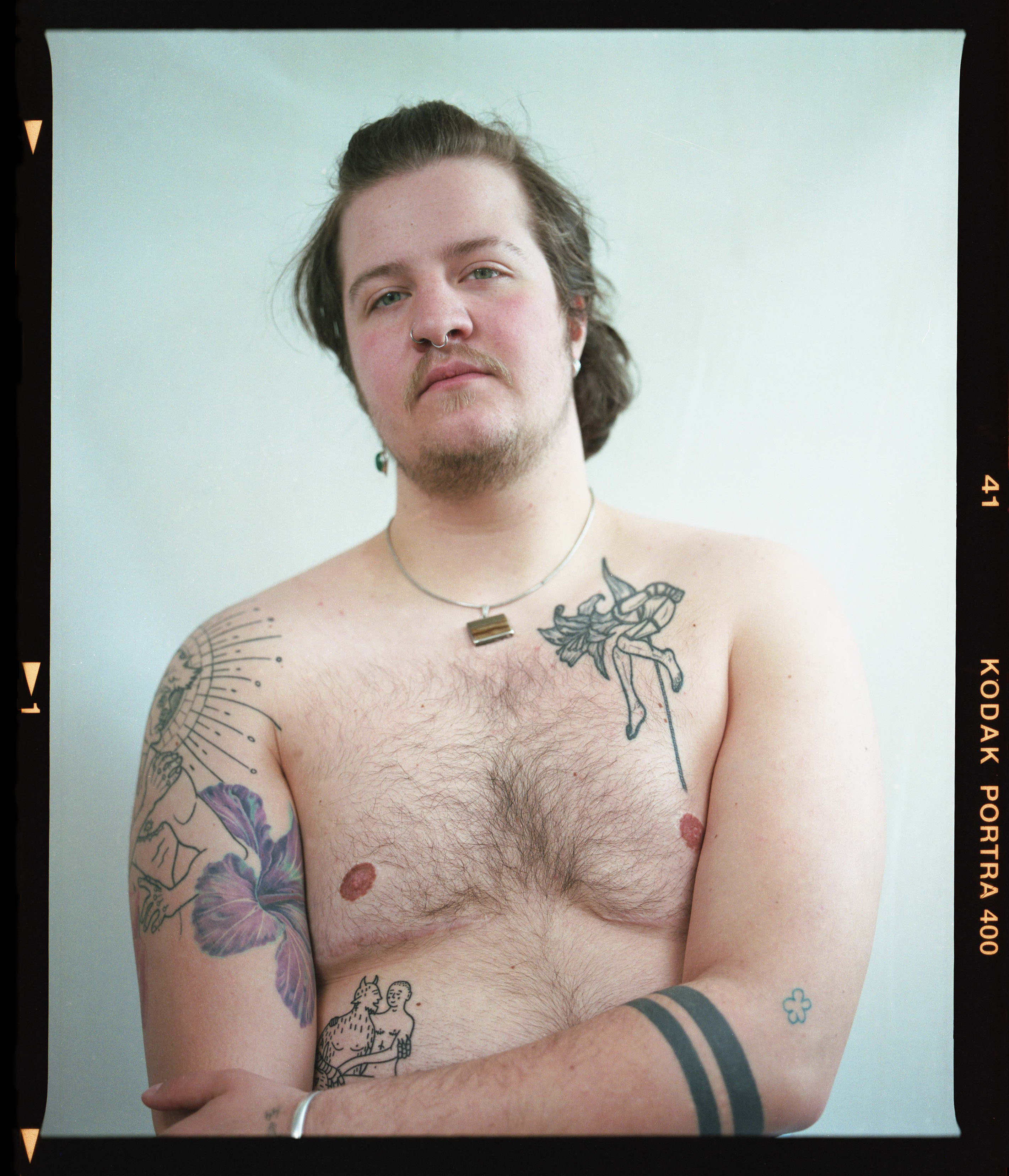 fotografii cu persoane queer si corpuri queer