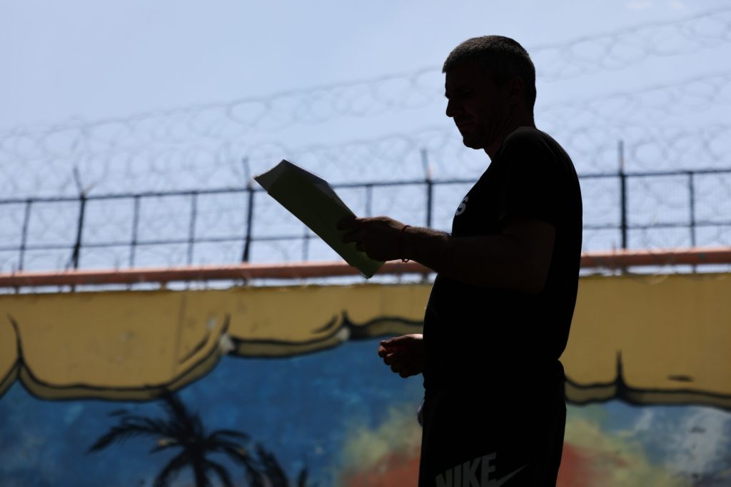 «Είναι Έτοιμη η Κοινωνία να Υποδεχτεί Κάποιον που Αποφυλακίζεται;» –  Οι Κρατούμενοι του Κορυδαλλού Ανεβάζουν τους «Πέρσες»