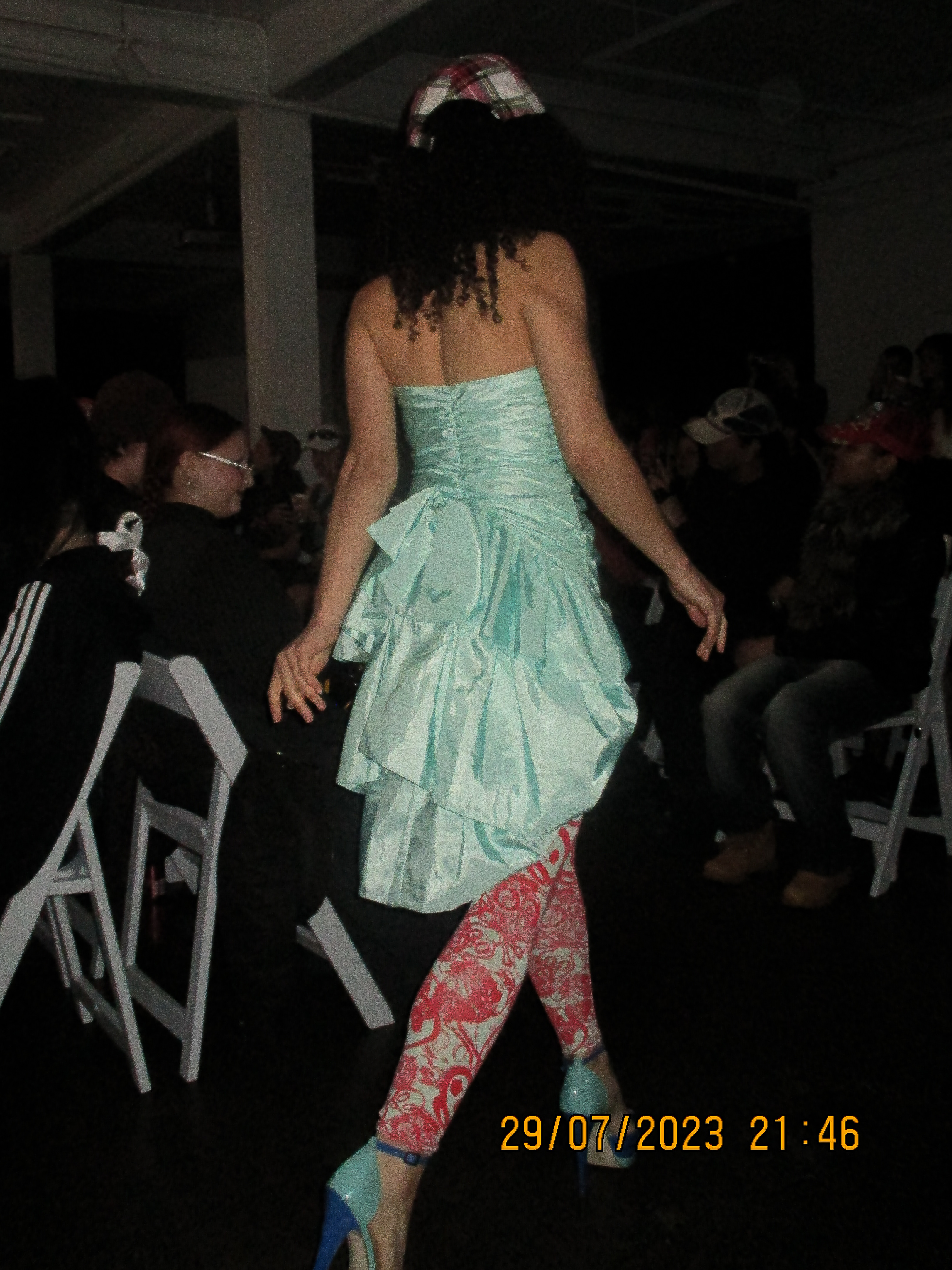 it's like if the millennial skank had access to the early 2000s footless tights crisis