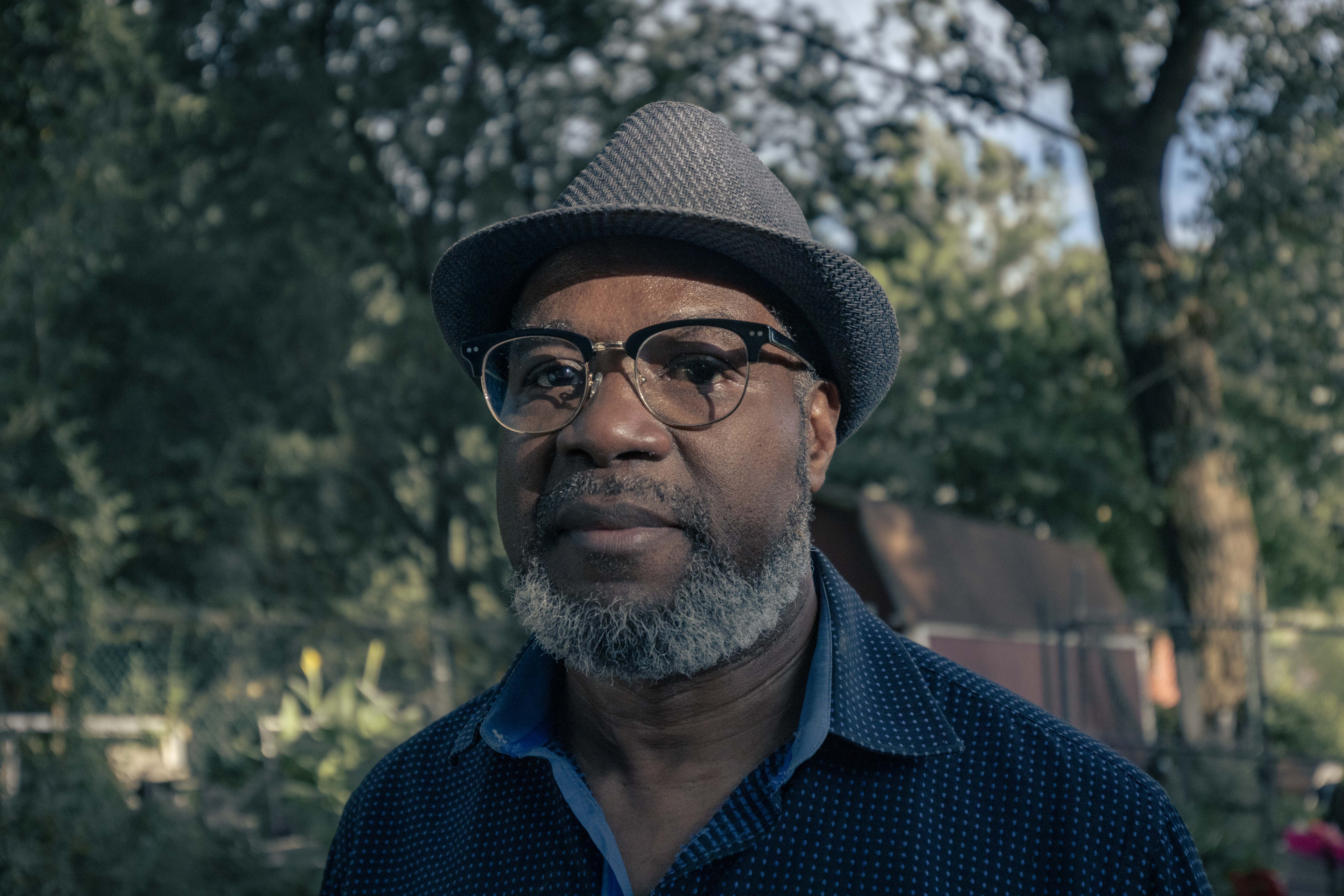 Barry Sermons at his home in Georgia (Christian Monterrosa​ for VICE News)