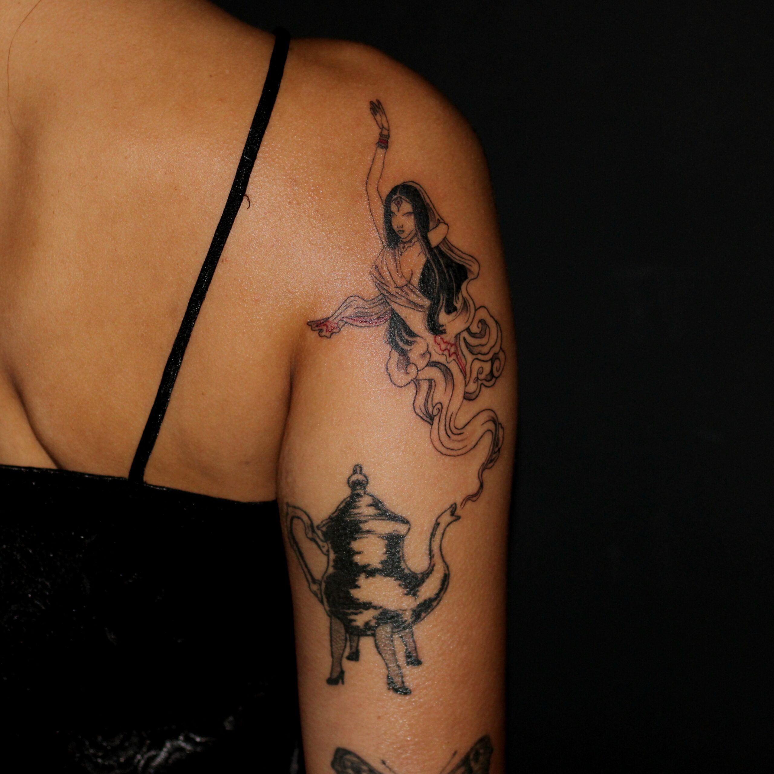 tatuaje senzuale si erotice feminine