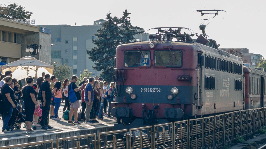 Minciuna transportului gratuit pentru elevi. Sau cum putea fi prevenită moartea elevului din Iași