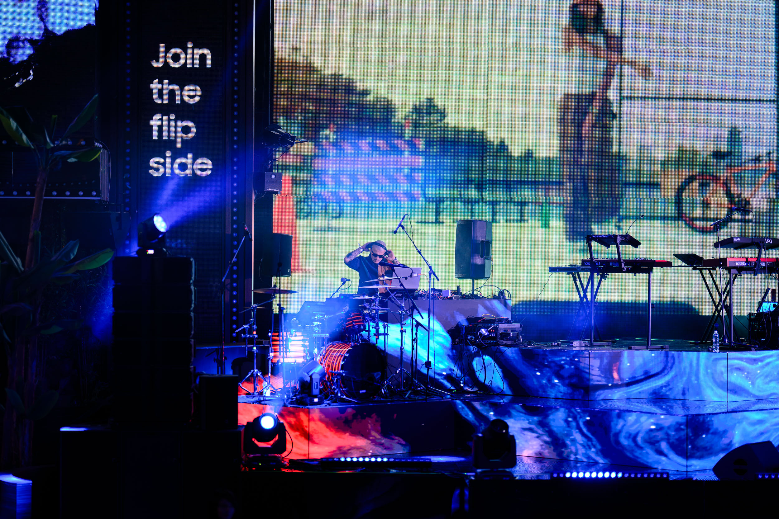 join_the_flip_side_party_5.jpg