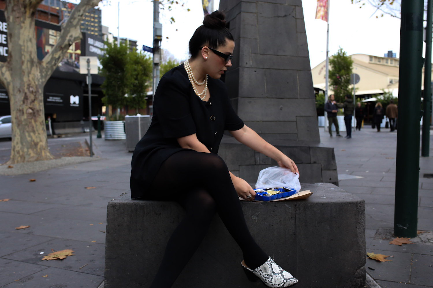 1561387634695-eating-at-the-market-day-4