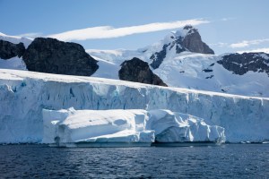 flat-earther-kind-of-admits-they-were-wrong-after-trip-to-antarctica
