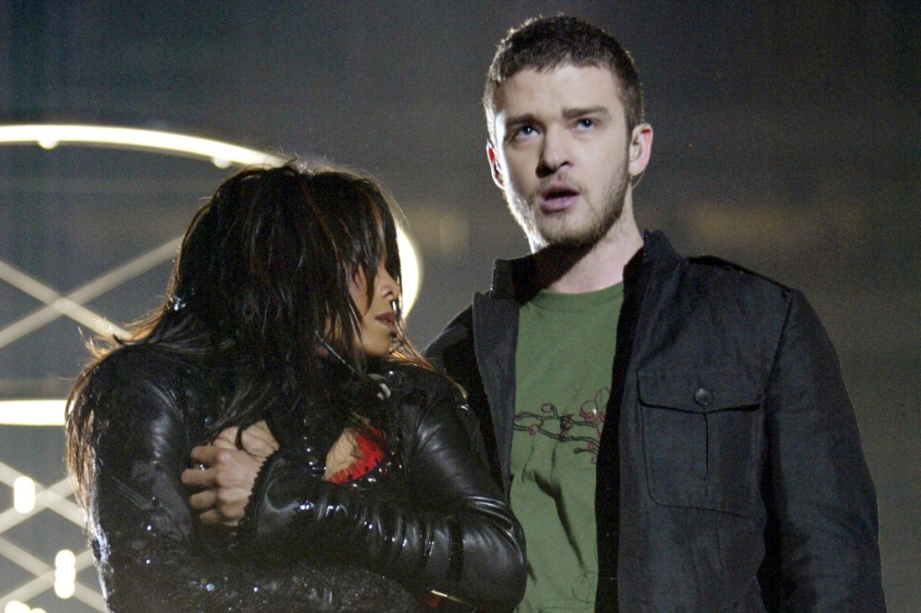 Super Bowl Halftime in 2004