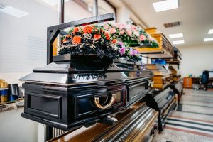 funeral-director-explains-what-its-like-working-with-dead-people