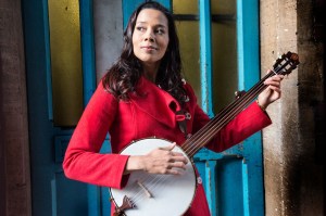 rhiannon giddens banjo