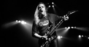 late-slayer-guitarist-jeff-hanneman-practically-finished-raining-blood-before-sharing-it-with-the-rest-of-the-band