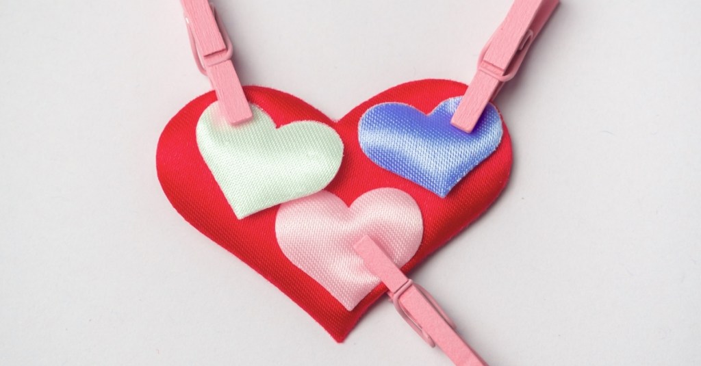 ‘Tolyamory’ Is a New Dating Trend and It’s Annoying the Polyamory Community
