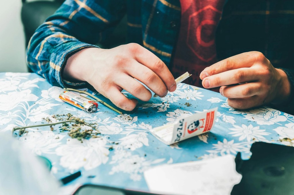 Rolling Joints Is Now a Spectator Sport: Are You the Next Speed Champion? 